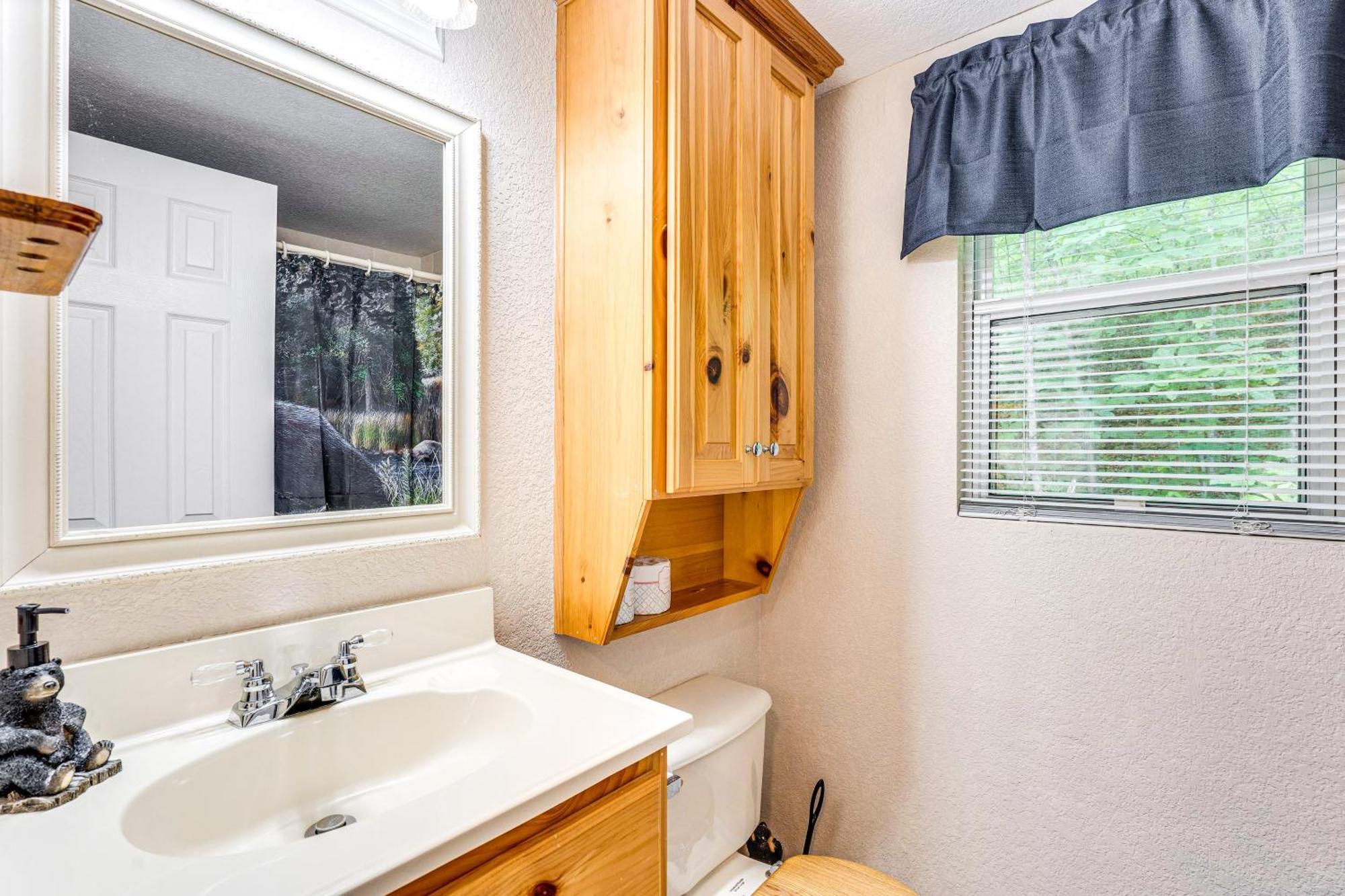 Secluded Cabin With Porch - 7 Miles To Lake Chatuge! Hayesville Exterior photo